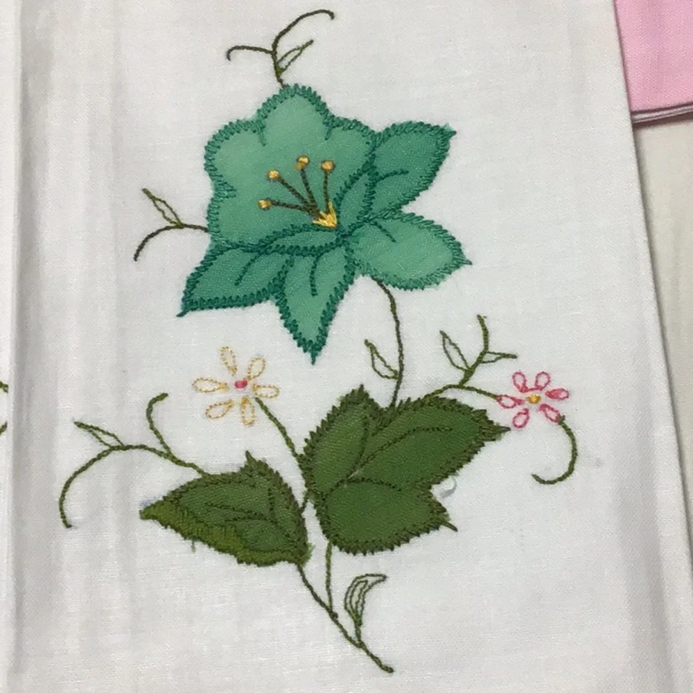Floral Embroidered Hand Towels Vintage